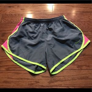 Nike Girls Running Shorts (L)